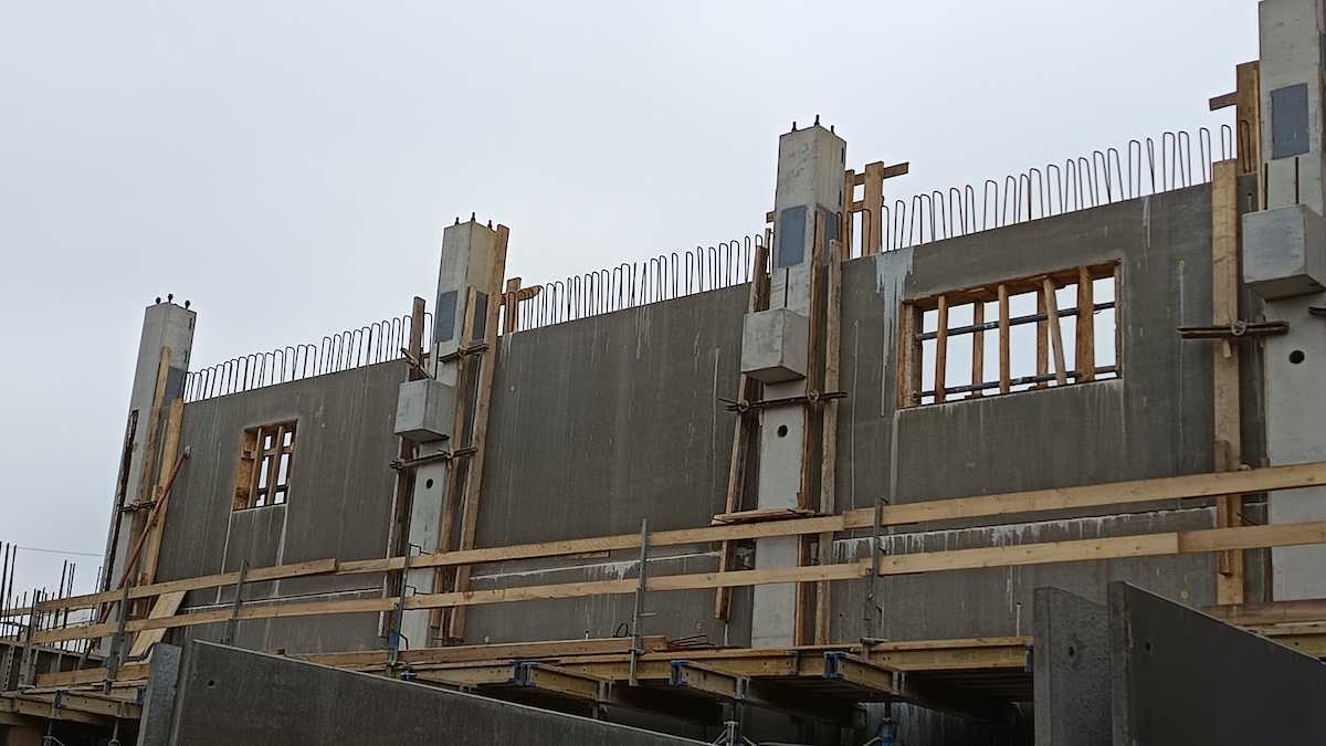 INETON vasbeton kéregfalelemek beépítése a Dreher Sörgyárak Zrt. kőbányai gyárának fejlesztése