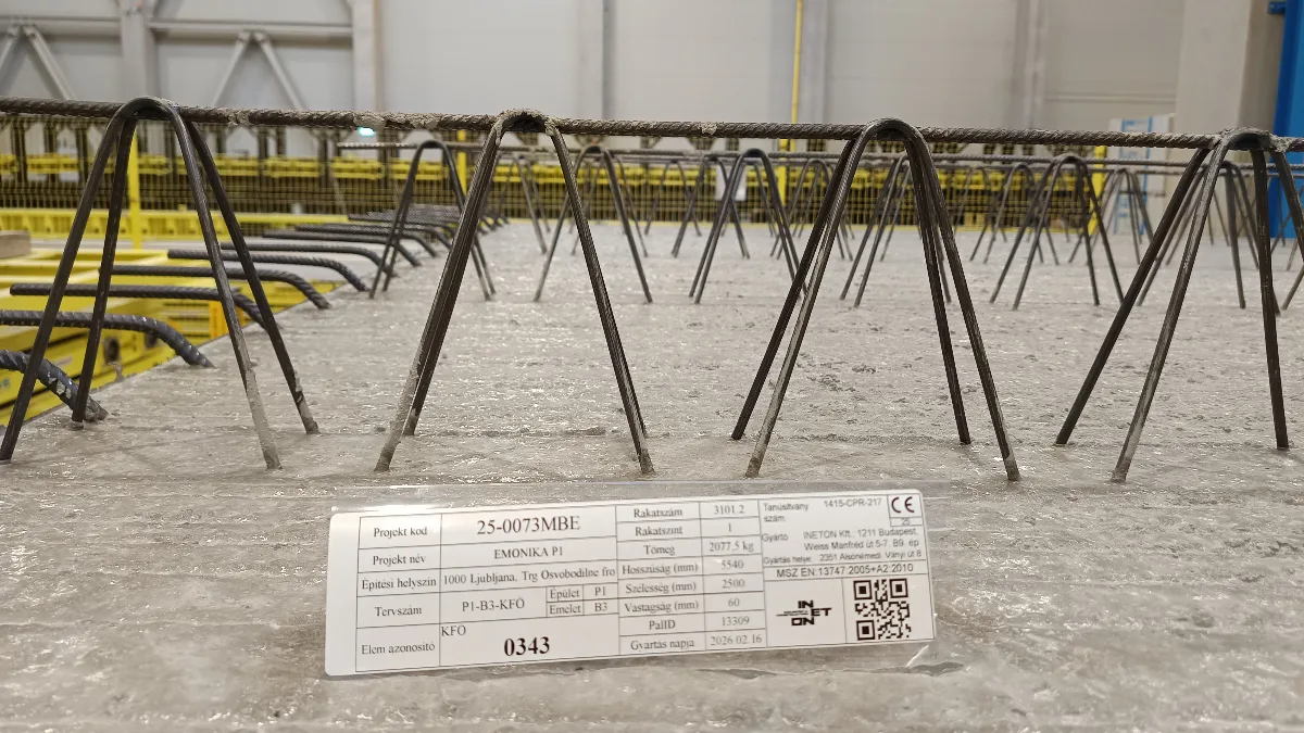 QR-kódos termékazonosítást és digitális visszakövethetőséget támogató folyamat az INETON gyártásában